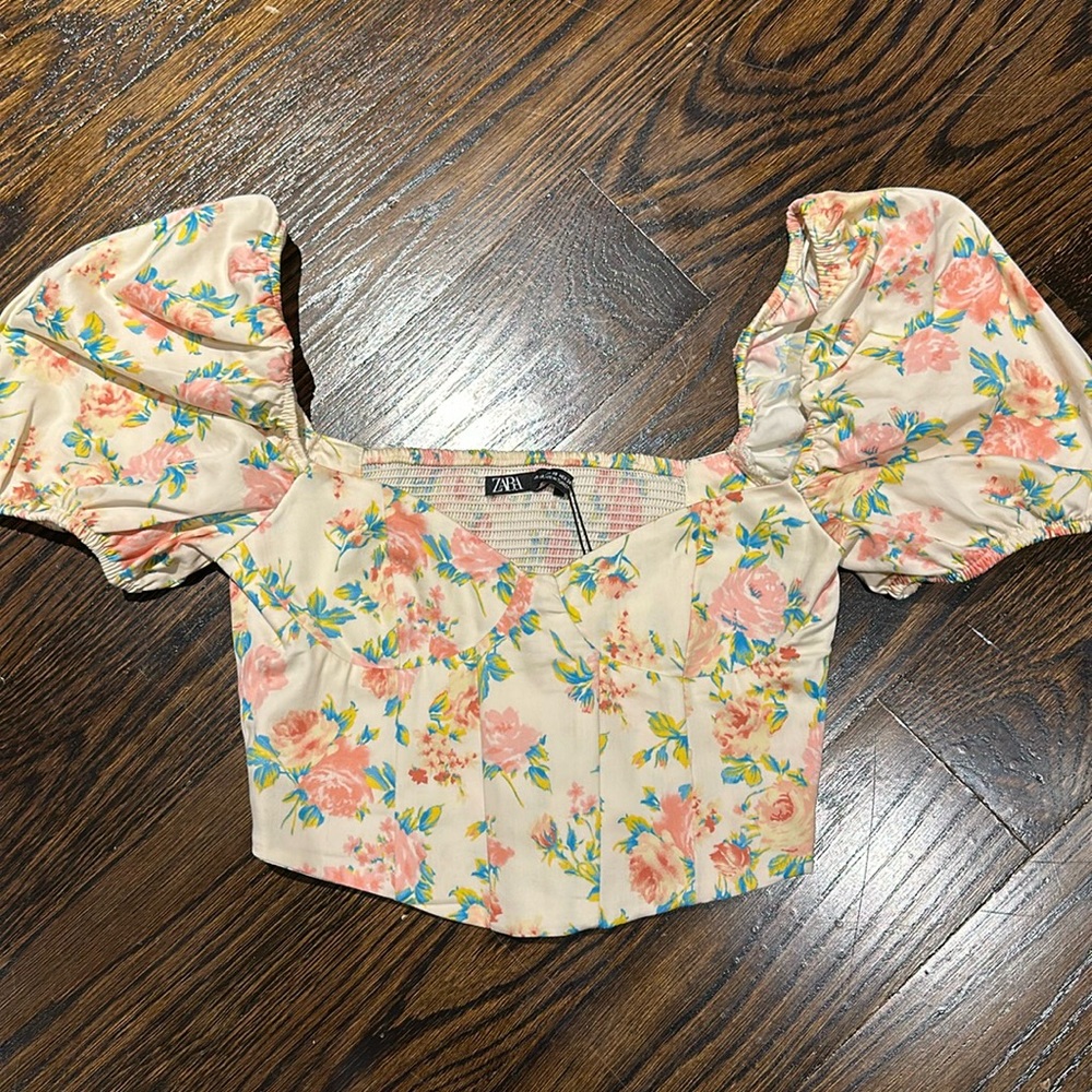 Zara, woman’s flower top, size XS, New with Tags